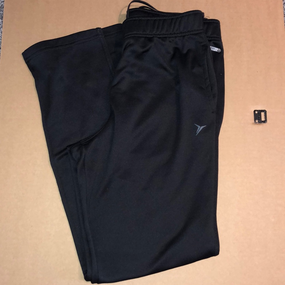 Small black sweatpants